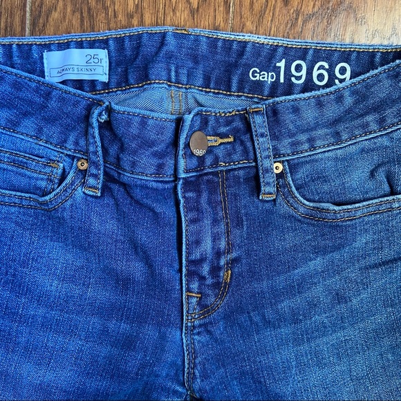 GAP 1969 Jeans - Picture 3 of 7